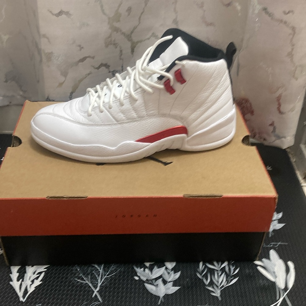 Jordans Sneakers